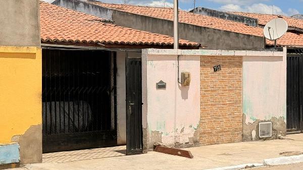 Casa da Caixa em IRAUCUBA / CE - 8444412365481